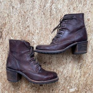 Frye Sabrina Boots Size 9